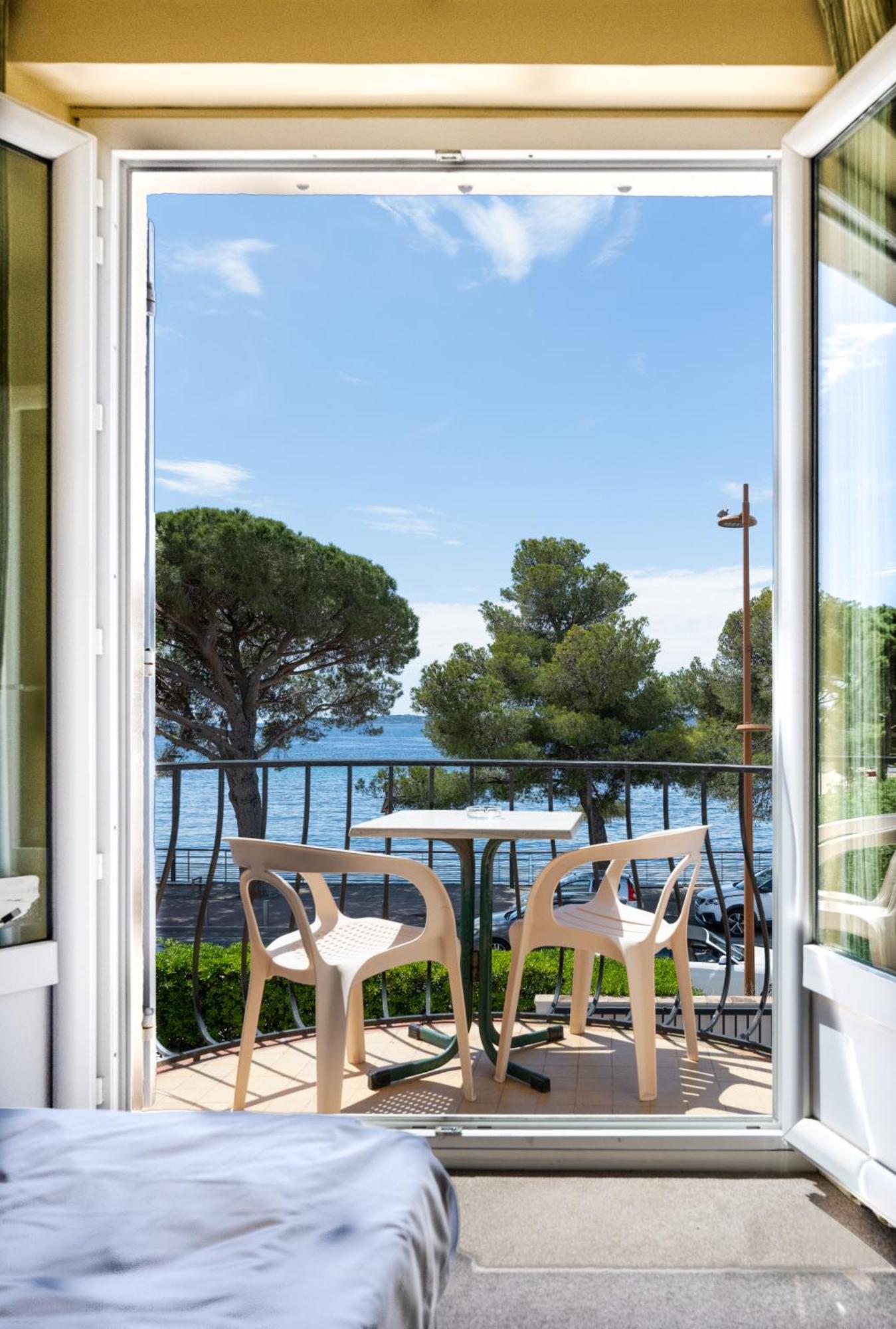 Hotel Le Provencal Logishotels 레지상브르 외부 사진
